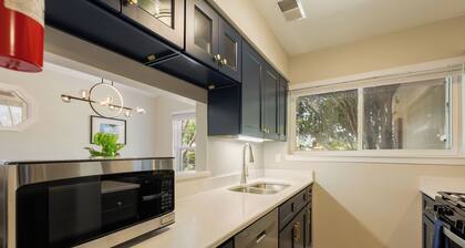 Casa De Los Globos/Luxury 2 Bedroom Home Walking Distance to Balloon Fiesta Park