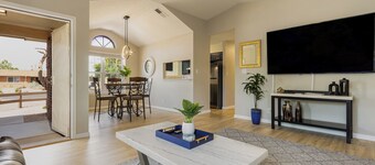 Casa De Los Globos/Luxury 2 Bedroom Home Walking Distance to Balloon Fiesta Park