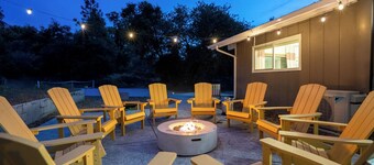 ADA Accessible! Pickleball, BBQ, Fire pit & more