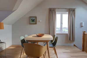Dining - Villa 2 (Helston)