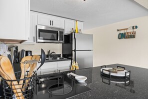 Micro-ondes, plaque de cuisson