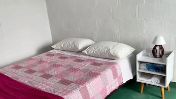 Basic Twin Room, 1 Double Bed