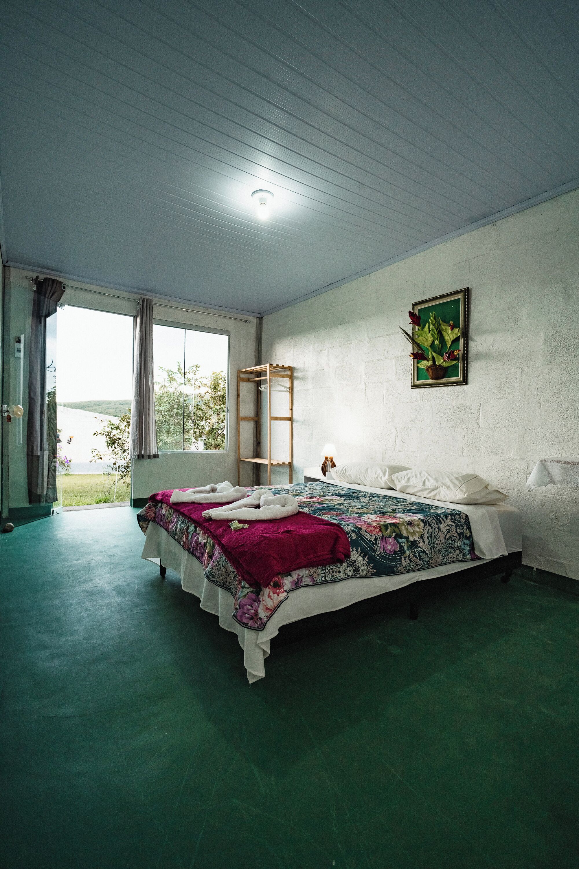 Quarto duplo básico, 1 cama de casal | Wi-Fi de cortesia