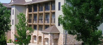 Condo, Arnolds Park, Walk to Restaurants & Shops, 4 Bedroom, 2 Bath, Pool