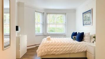 2 bedrooms, iron/ironing board, free WiFi, bed sheets