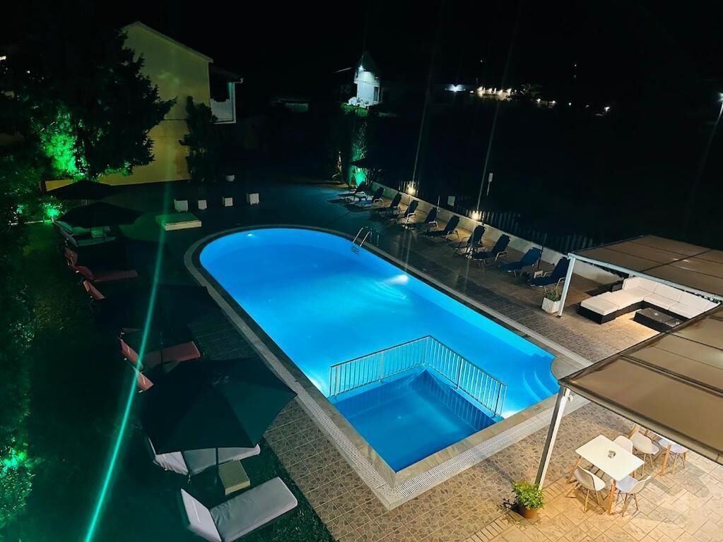 Seasonal outdoor pool
