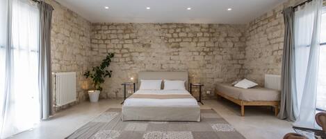 4 chambres, fer et planche à repasser, lit parapluie, Wi-Fi gratuit