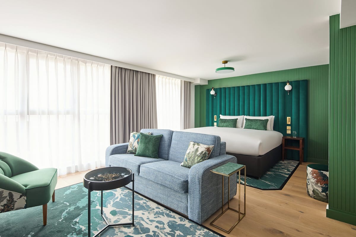 Suite, 1 King Bed with Sofa bed | Hypo-allergenic bedding, minibar, in-room safe, desk
