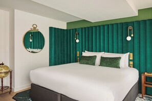 Allergikerbettwaren, Minibar, Zimmersafe, Schreibtisch