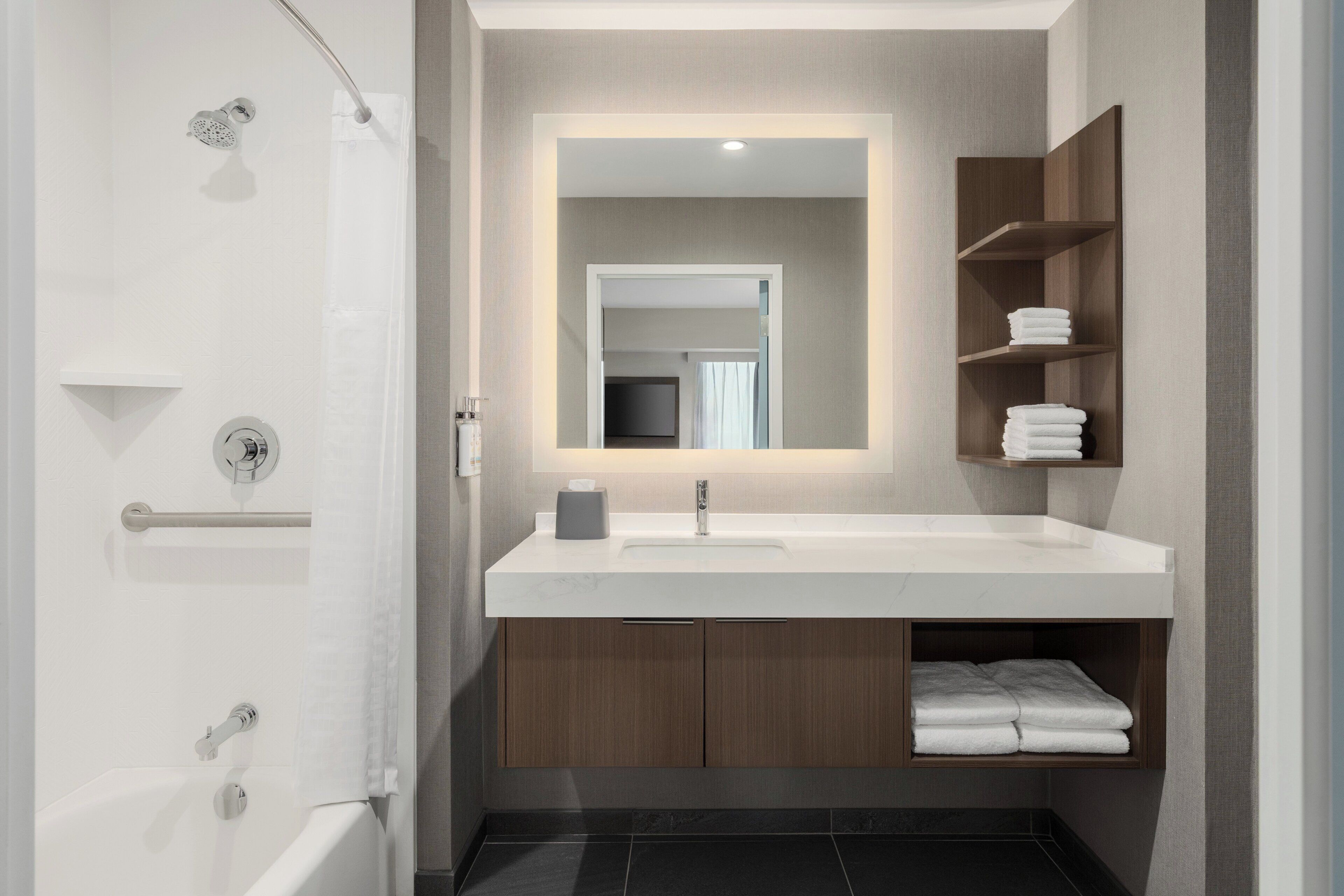 Suite, 1 soverom (Bathtub/Shower) | Wi-fi (inkludert)