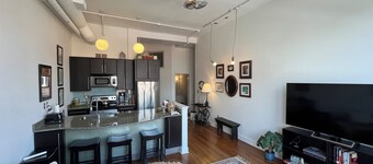 1BR in Heart of Downtown Ann Arbor w/ Windows + Free Parking