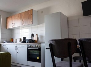 Private kitchen - Livemore24 - Apartment 4 in Duisburg 24/7 check-in (Duisburg)
