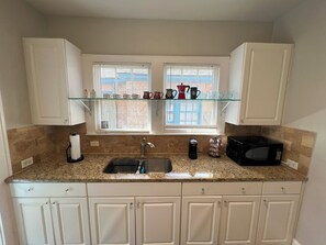 Private kitchen - Charming Historic Home in Riverside – Entire House 3 /2 (Jacksonville)