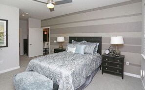 1 dormitorio, tabla de planchar con plancha, wifi y ropa de cama