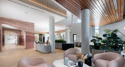 Modern 1BR Condo with Pool & BBQ at Vasara