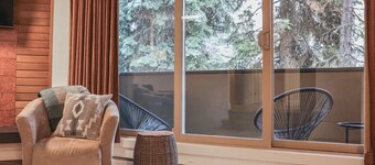 Escape to comfort - 1 bed/1 bath, 1 min from Village Centre