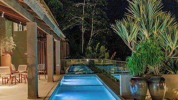 2 outdoor pools, pool umbrellas, sun loungers