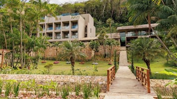 Fachada de la propiedad