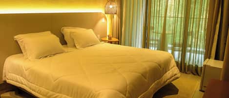 디럭스 더블룸 또는 트윈룸 | 1 개의 침실, 고급 침구, 필로우탑 침대, 미니바