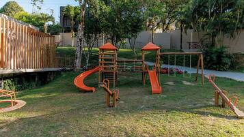 Children’s play area – outdoor