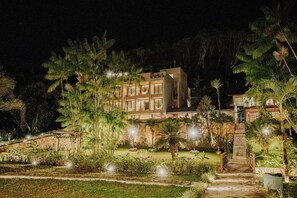 Fasade – kveld/natt