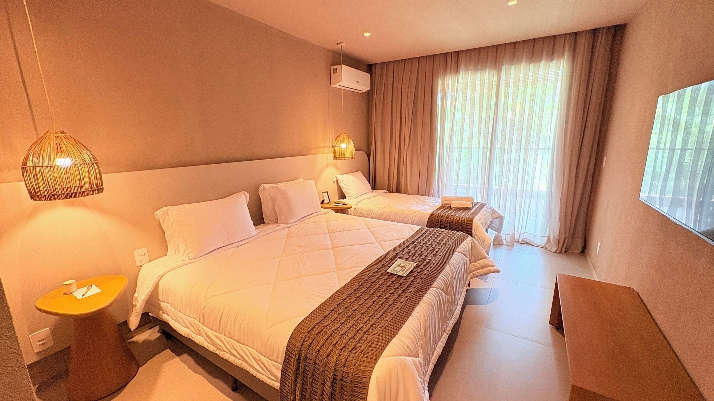 デラックス トリプルルーム | 1 室のベッドルーム、高級寝具、ピロートップベッド、ミニバー