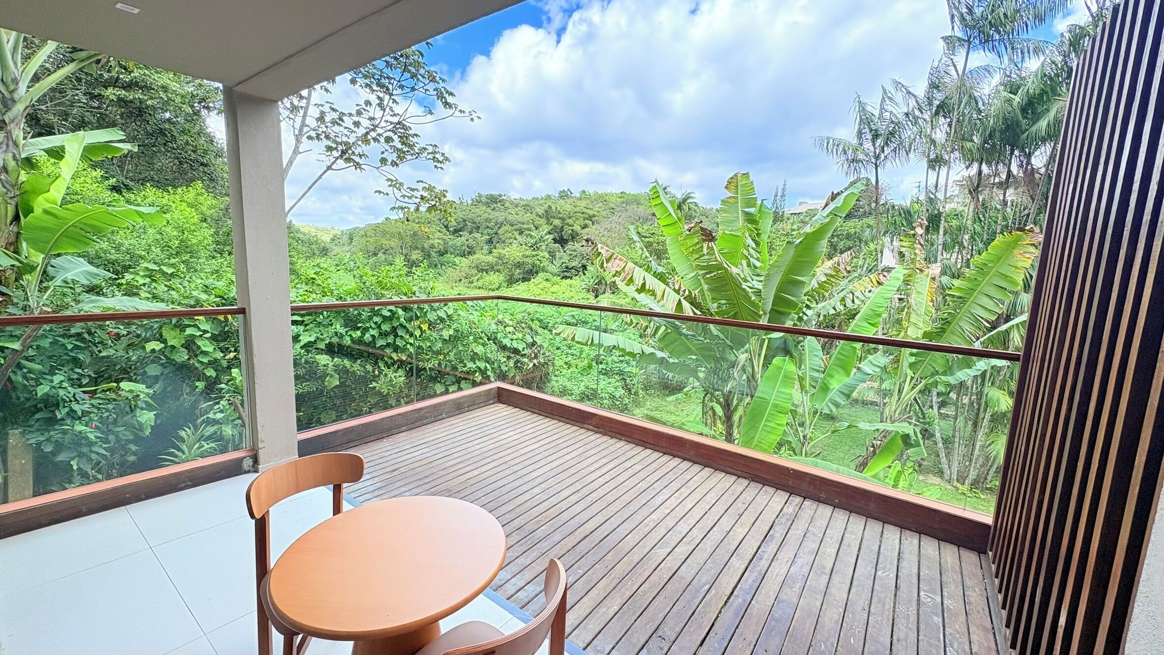 Quarto duplo luxo, banheira de imersão, vista para o jardim | 1 quarto, roupas de cama premium, camas com colchões pillow-top