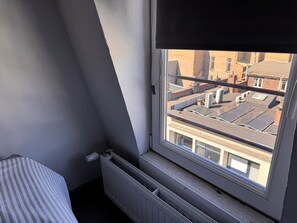 2 chambres, fer et planche à repasser, accès Internet, draps fournis