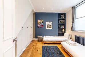 2 Schlafzimmer, Schreibtisch, Bügeleisen/Bügelbrett, Internetzugang