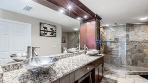 Unclassified image, 3 of 20, button