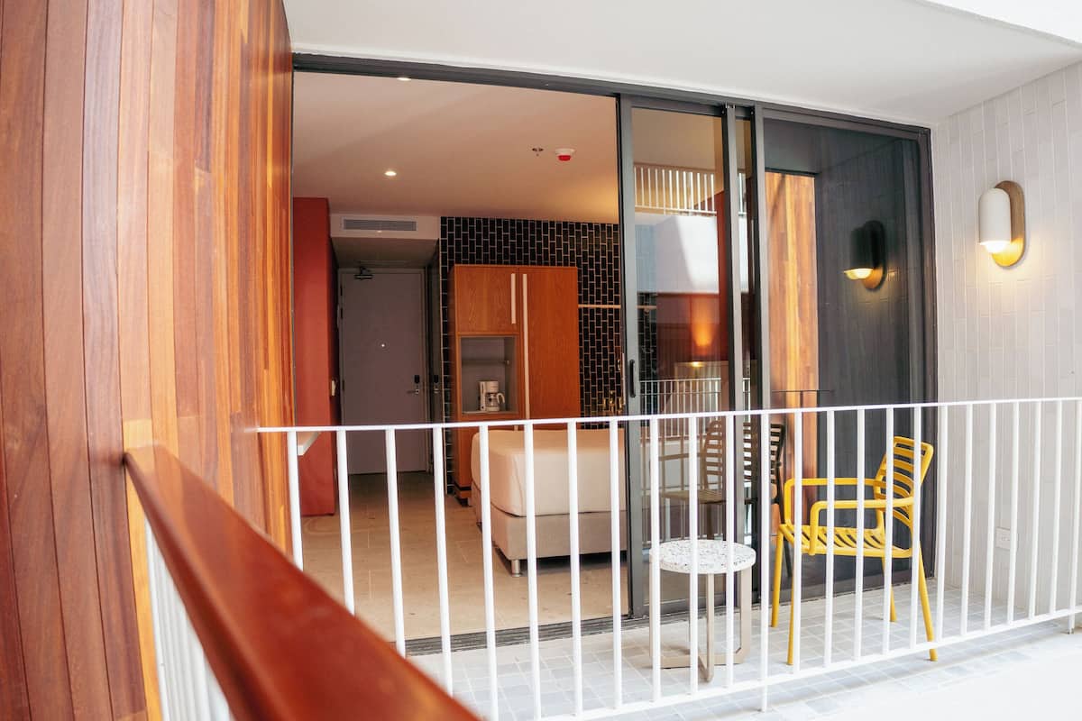 Deluxe Room (Balcón vista al Jardin) | 1 bedroom, hypo-allergenic bedding, minibar, in-room safe