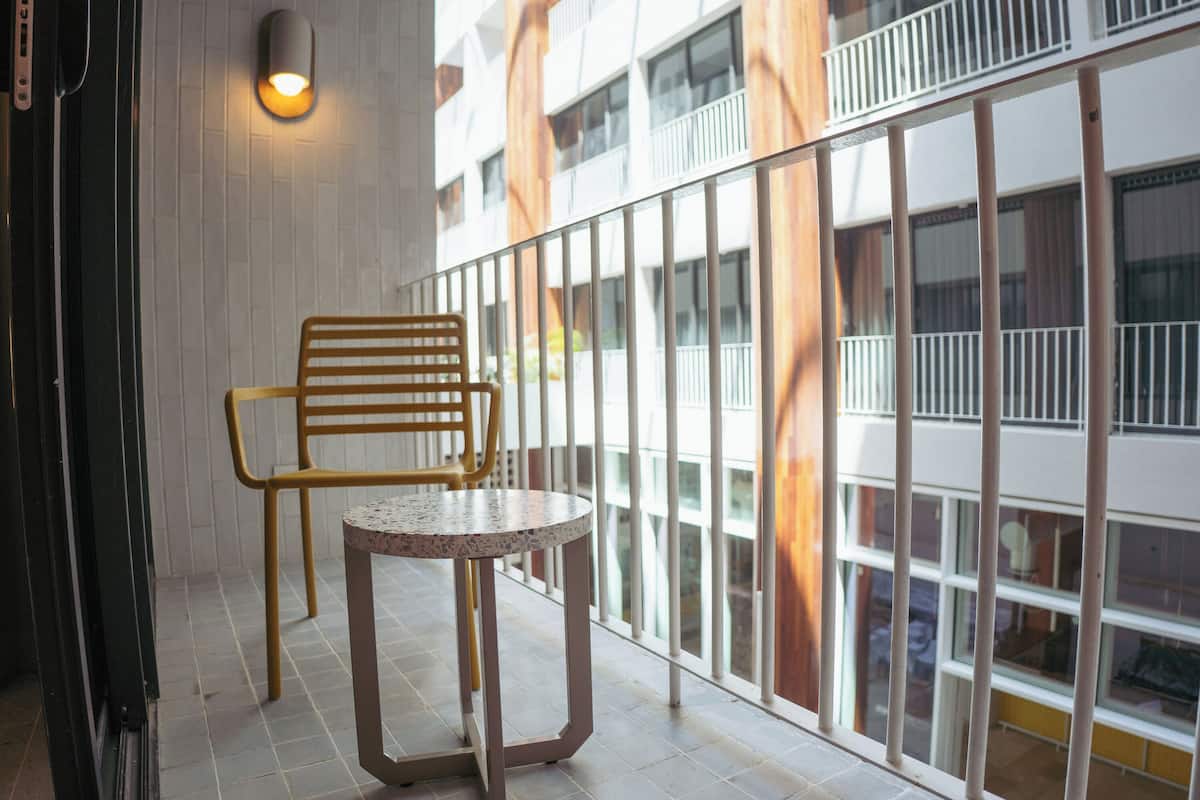 Deluxe Room (Balcón vista al Jardin) | 1 bedroom, hypo-allergenic bedding, minibar, in-room safe