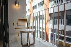 Deluxe-huone (Balcón vista al Jardin) | 1 makuuhuone, allergiatestatut vuodevaatteet, minibaari