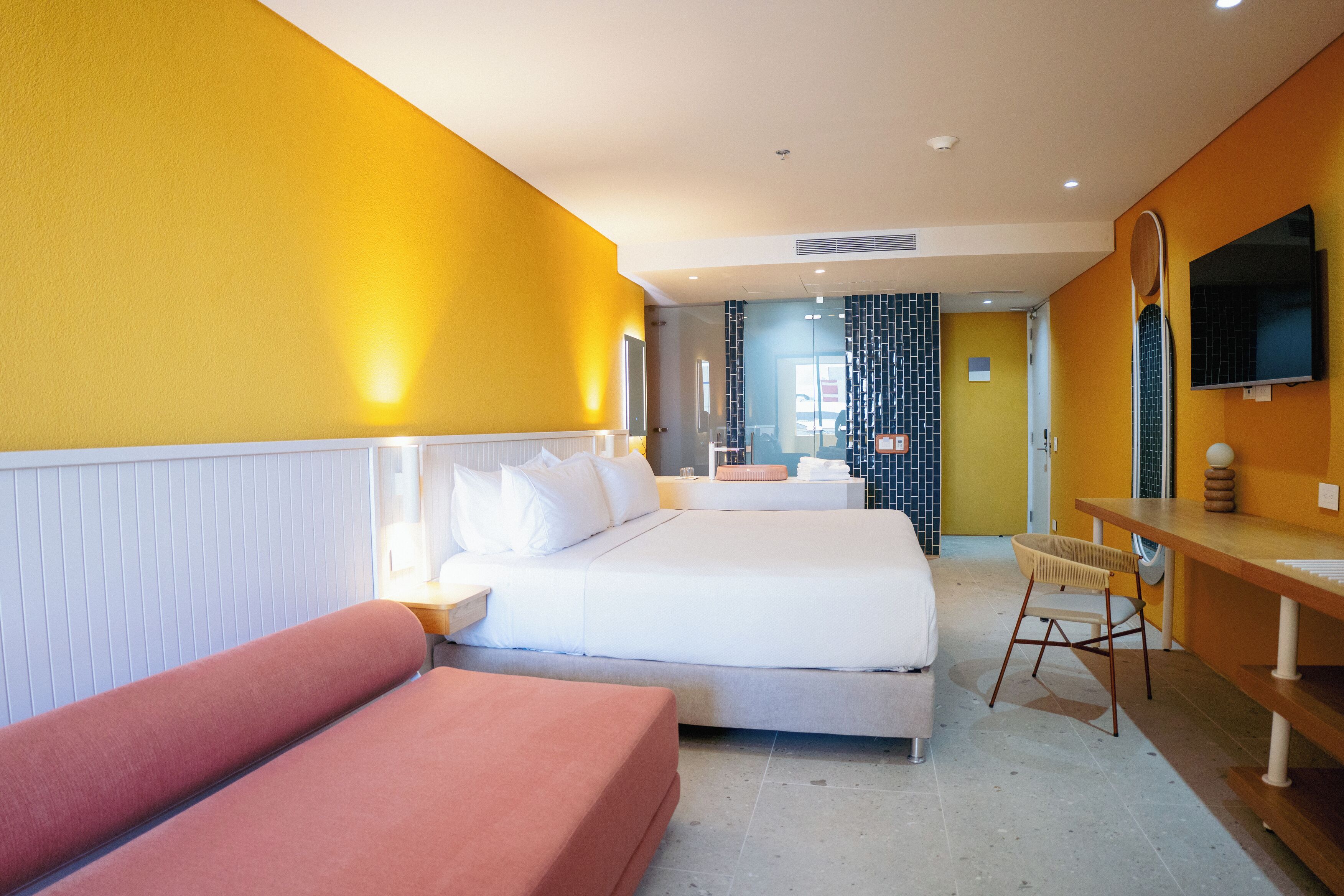 高级套房 (Cama King Balcón Vista Exterior) | 防过敏的被褥、迷你吧、客房内保险箱、遮光窗帘