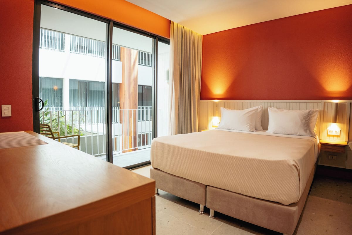 Suite (de 2 habitaciones Camas Queen) | 1 bedroom, hypo-allergenic bedding, minibar, in-room safe