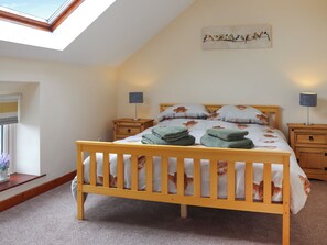 1 quarto, Wi-Fi de cortesia, roupa de cama