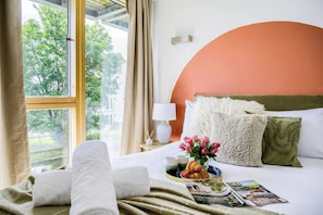3 slaapkamers, een strijkplank/strijkijzer, gratis wifi, beddengoed