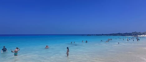 Beach nearby, sun loungers, beach towels