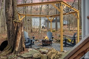 House (4 Bedrooms) | Interior - Arrowhead Lake Access, Pool, Fire Pit Near Ski Resorts Oswayo by Avantstay (Pocono Lake)