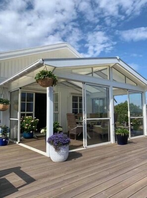 Exterior - A sunny house with sea views of the Kosterfjord in Ekenäs, (Västra Götalands län)