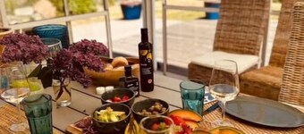 A sunny house with sea views of the Kosterfjord in Ekenäs,