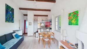 TV - LA MAISON DE SANDRA DANS RÉSIDENCE PRIVÉE (Le Plan-de-la-Tour)