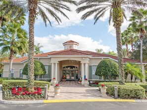 Exterior - Elegant Getaway with Private Pool, BBQ – Near Disney (Kissimmee)