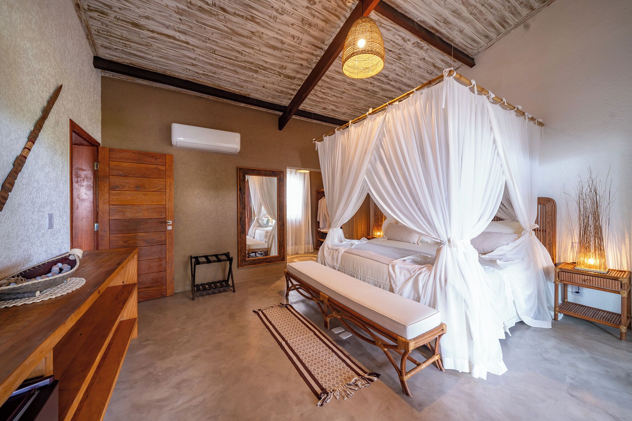 Egyptian cotton sheets, premium bedding, laptop workspace, free WiFi