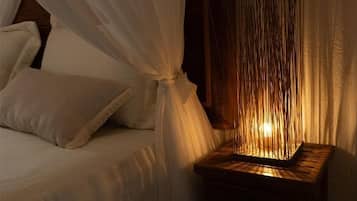Deluxe Room | Egyptian cotton sheets, premium bedding, laptop workspace, free WiFi