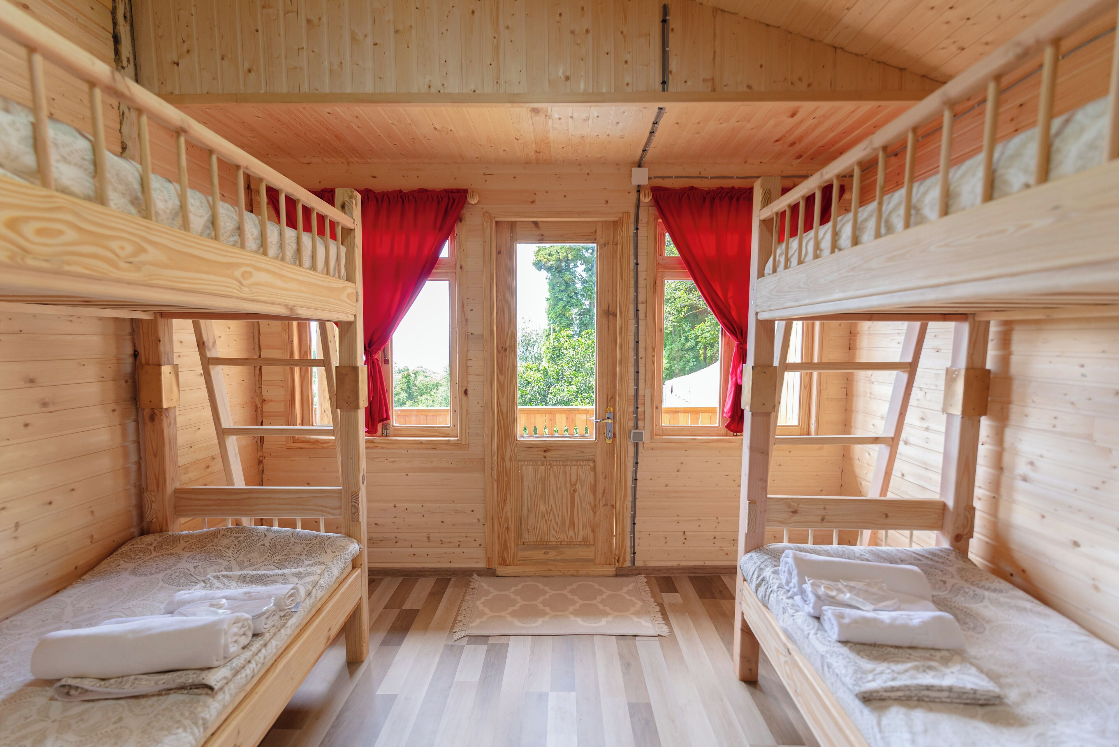 3 chambres, accès au Wi-Fi (inclus), literie fournie