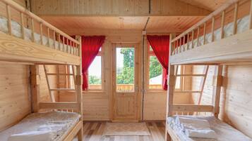 3 chambres, accès au Wi-Fi (inclus), literie fournie