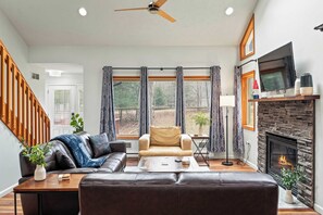 House (5 Bedrooms) | Interior