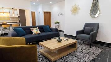 Een smart-tv en videogames