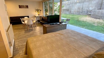 Comfort Apartment | 1 bedroom, iron/ironing board, free WiFi